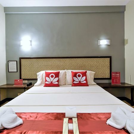 Zen Rooms Basic Aurora 帕赛 外观 照片