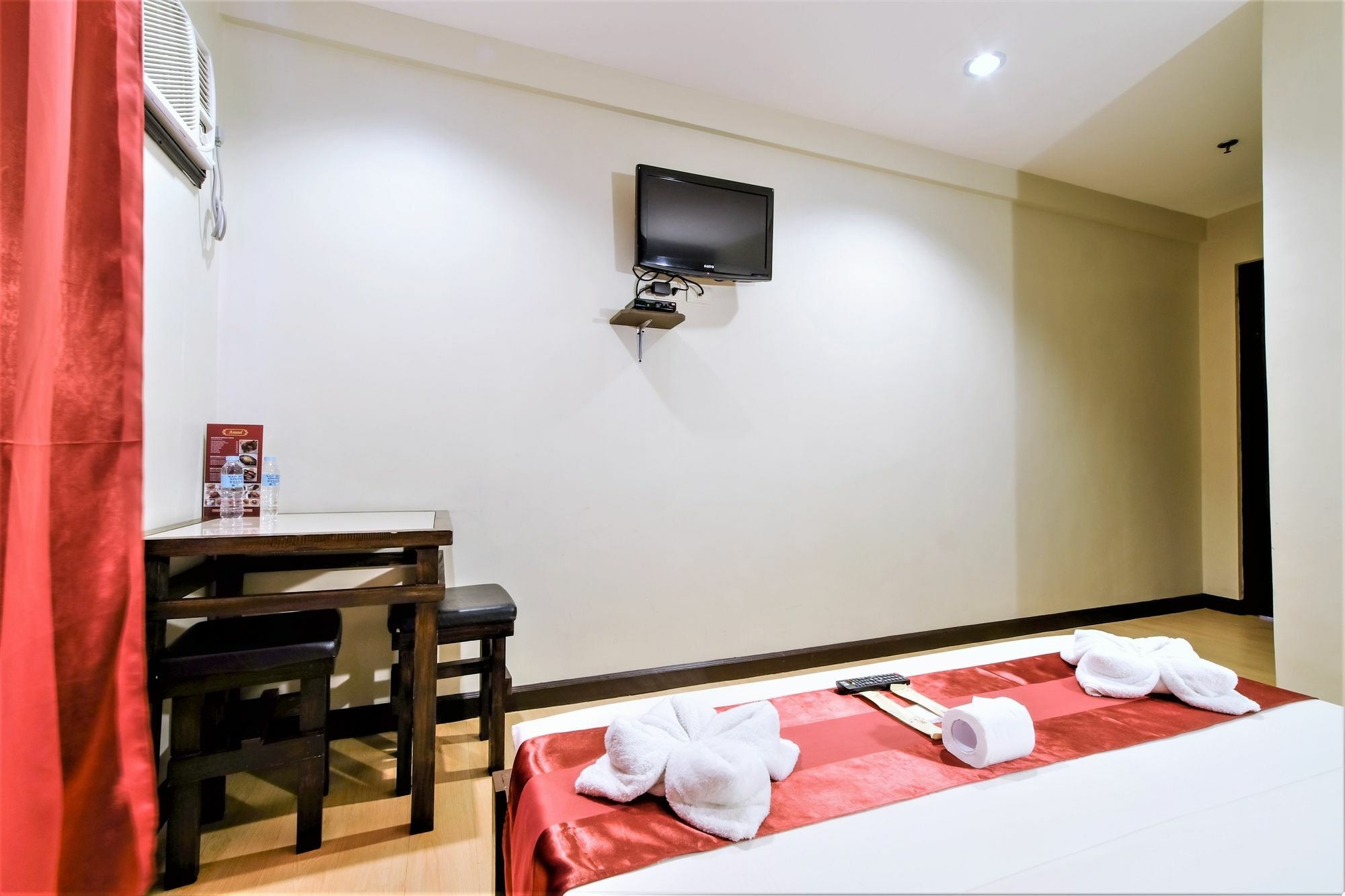 Zen Rooms Basic Aurora 帕赛 外观 照片