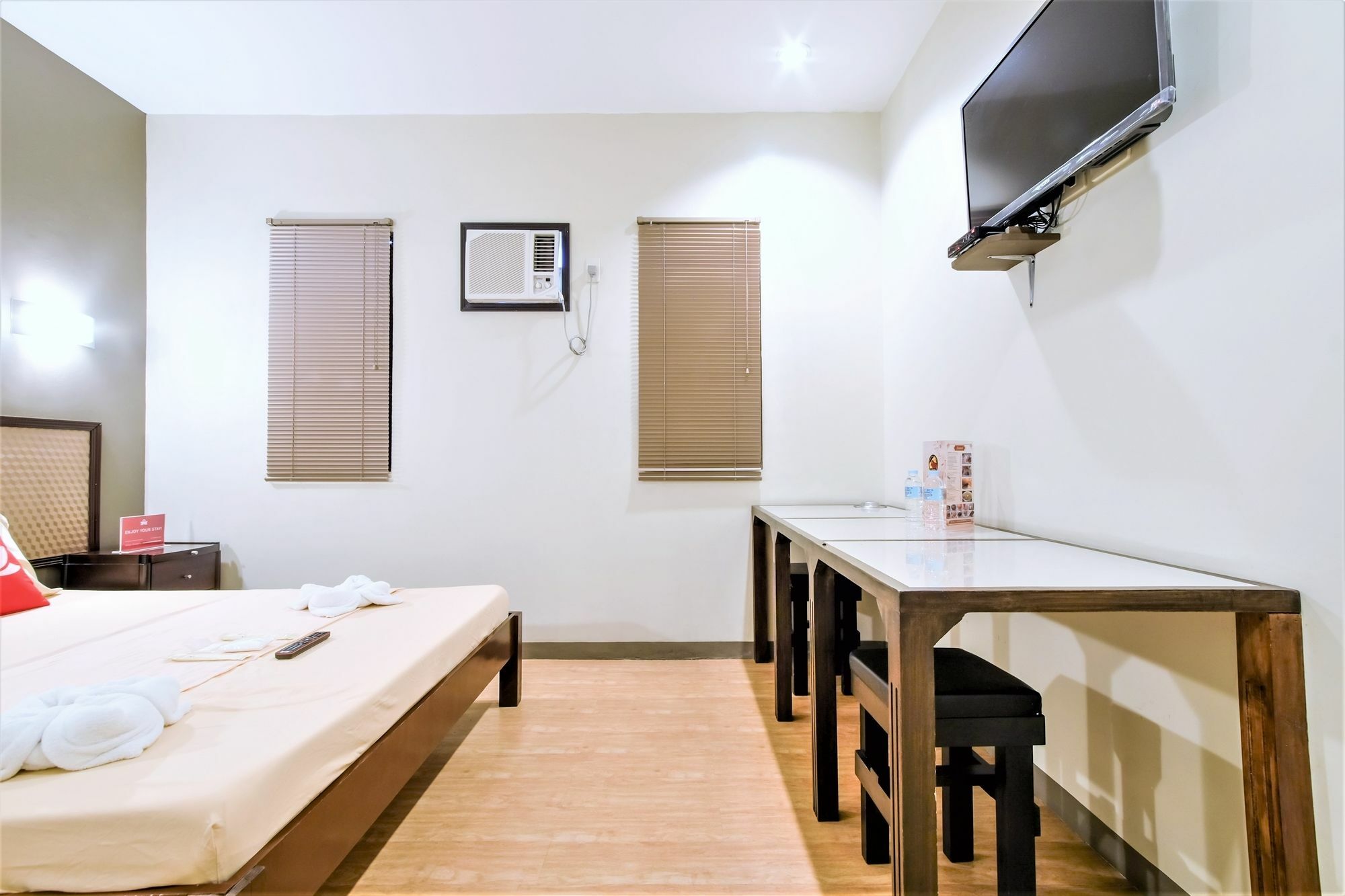 Zen Rooms Basic Aurora 帕赛 外观 照片